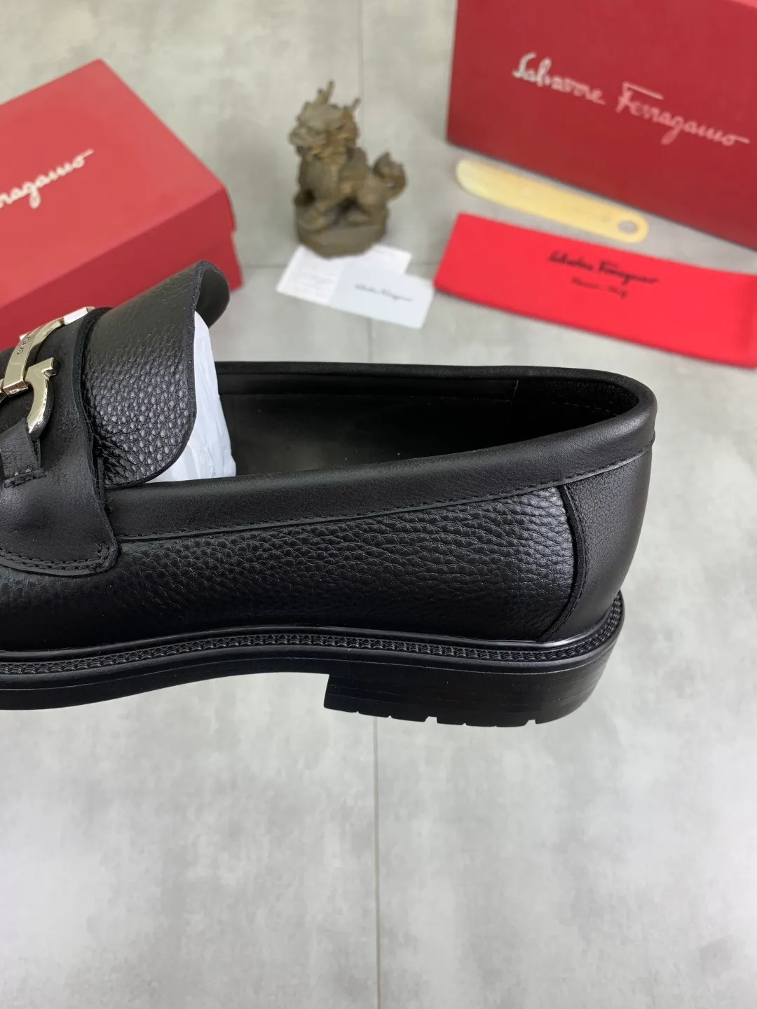 Men's Men's Shoes 💰P540💰[New Style] Water-dyed Niuli 🆘[Salvatore Ferragamo] Ferragamo's latest casual business leather shoes for men! Available at counters simultaneously! The fabric is made of specially imported original calfskin, the lining is made of imported water-dyed cowhide, and the original combination outsole is absolutely luxurious and leads the fashion trend. Matching code: 39-44 (38 45 customized) black optional